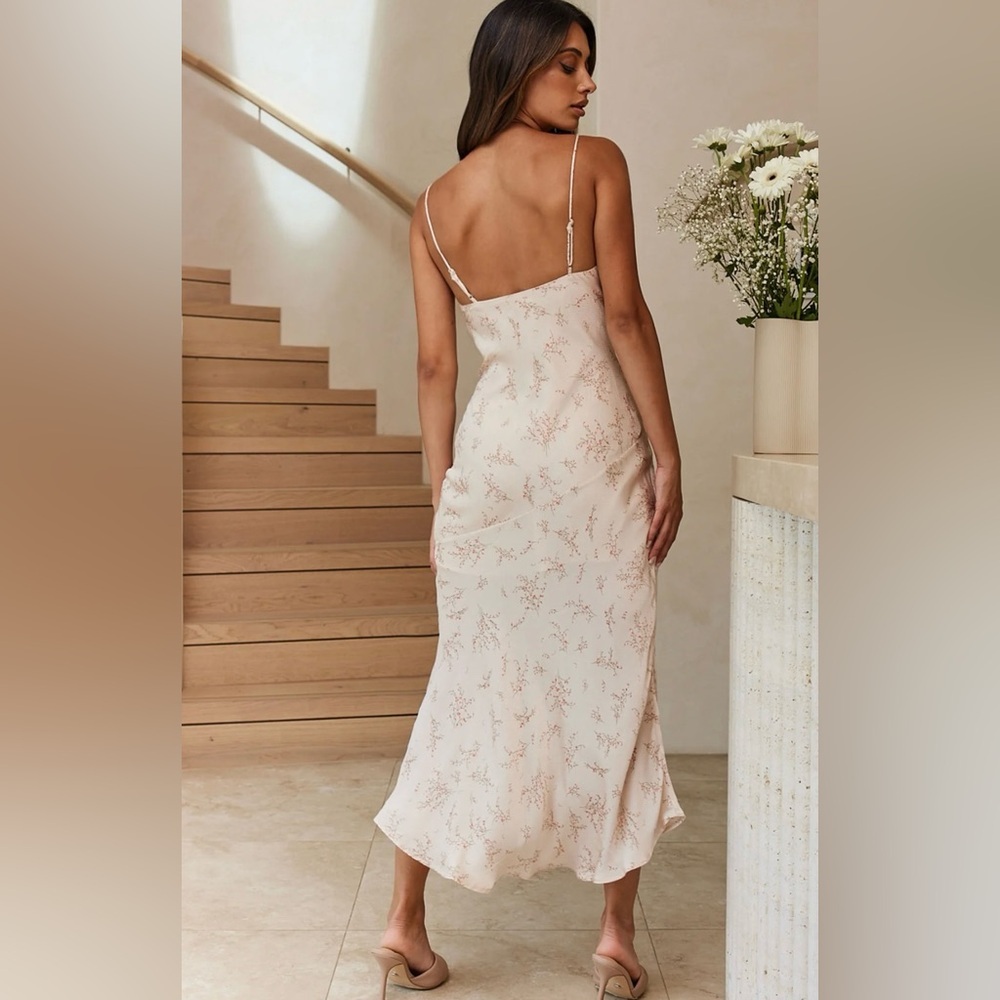 Selfie Leslie Well Versed Romantic Floral Pleated Bust Front Split Slip Dress - Picture 4 of 14